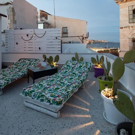Ortigia Terrace Sea View Aparthotel *